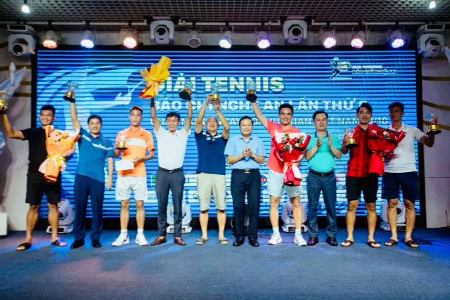 Gần 300 vận động viên tham gia Giải Tennis báo chí Nghệ An 2024 - Ảnh 3.