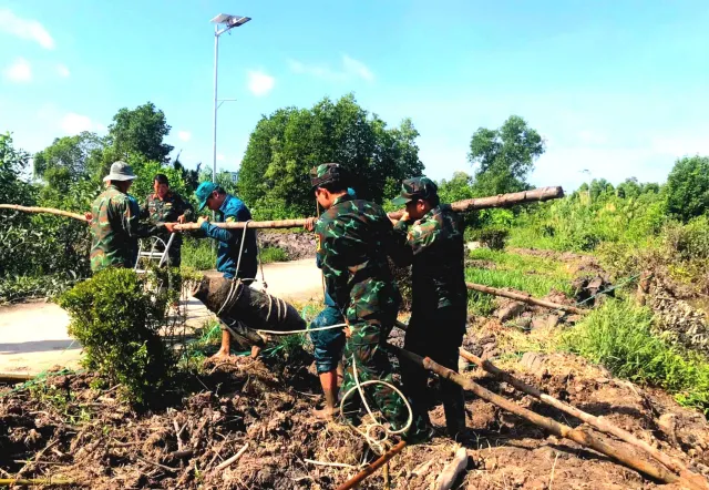 Cà Mau: Di dời thành công quả bom nặng 150 kg còn hệ thống ngòi nổ - Ảnh 1.