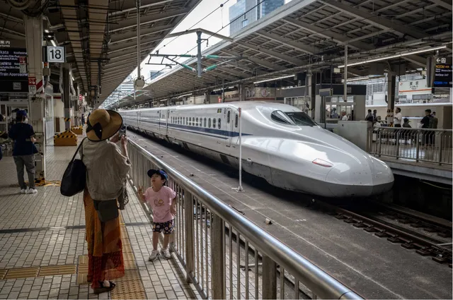 10 tỷ lượt khách được chuyên chở bằng tàu Shinkansen - Ảnh 2.