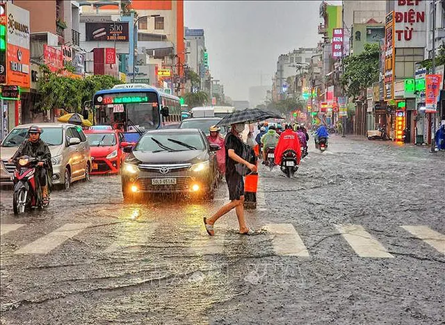 Tây Nguyên, Nam Bộ mưa rào và dông - Ảnh 1.