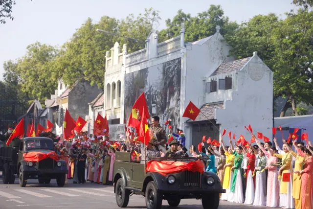 Hùng tráng Ngày hội văn hóa vì hòa bình chào mừng 70 năm Ngày Giải phóng Thủ đô - Ảnh 7.