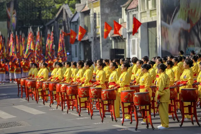 Hùng tráng Ngày hội văn hóa vì hòa bình chào mừng 70 năm Ngày Giải phóng Thủ đô - Ảnh 8.