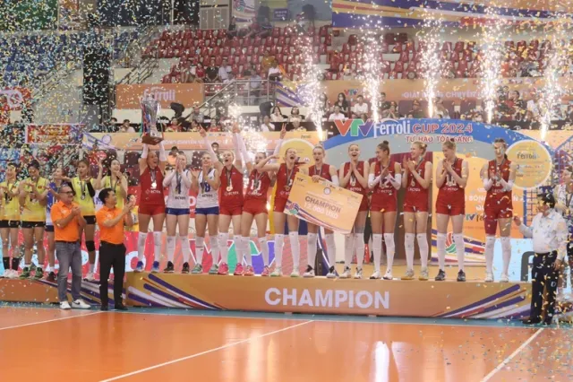 Vietnamese team are runners-up at International Womens Volleyball Tournament VTV Cup Ferroli  - Ảnh 1.