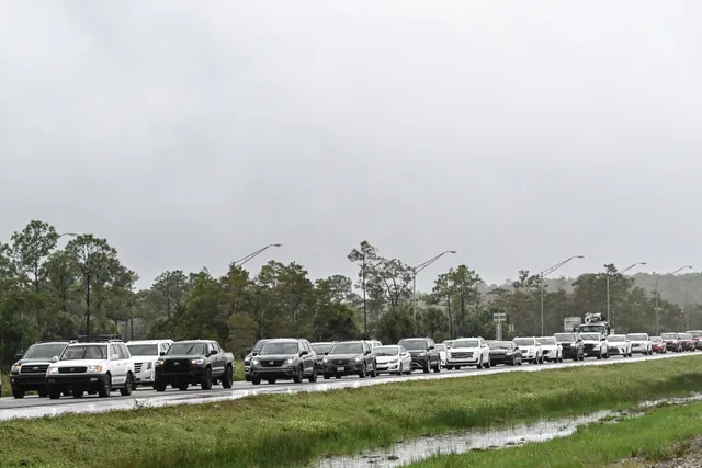 Hurricane Milton, the strongest in more than 100 years, is about to hit the US, more than 1 million people are asked to evacuate - Photo 3.