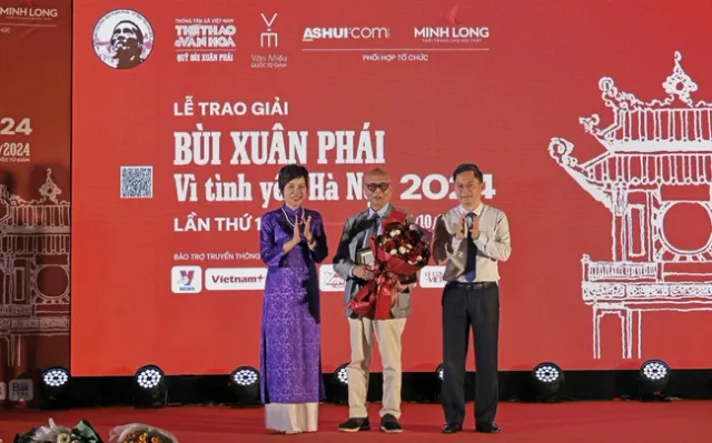 Lễ trao giải Bùi Xuân Phái - Vì tình yêu Hà Nội: GS.KTS Hoàng Đạo Kính được vinh danh ở Giải thưởng Lớn - Ảnh 1.