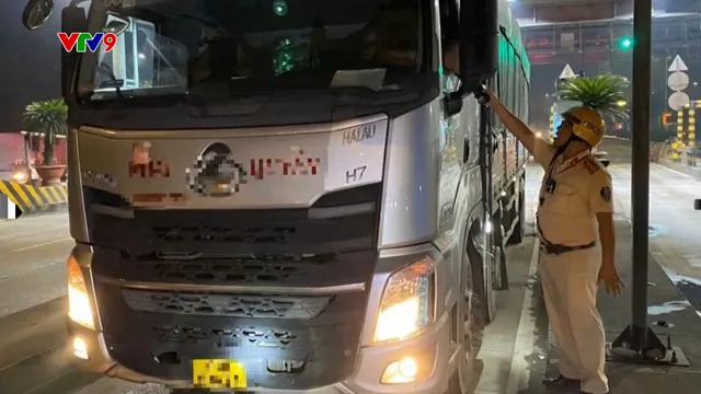 Cảnh sát giao thông Thành phố Hồ Chí Minh tổng kiểm tra tài xế qua trạm thu phí An Sương