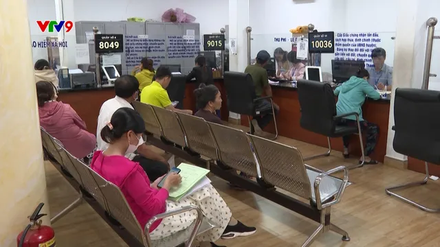 TP. Hồ Chí Minh: Người dân lại đổ xô xếp hàng nộp hồ sơ 'chạy' bảng giá đất mới