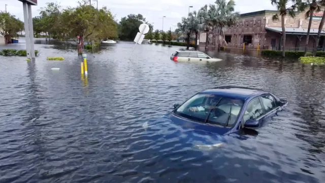 Bão Milton khiến ít nhất 10 người chết, hơn 3 triệu ngôi nhà mất điện ở Florida - Ảnh 2.