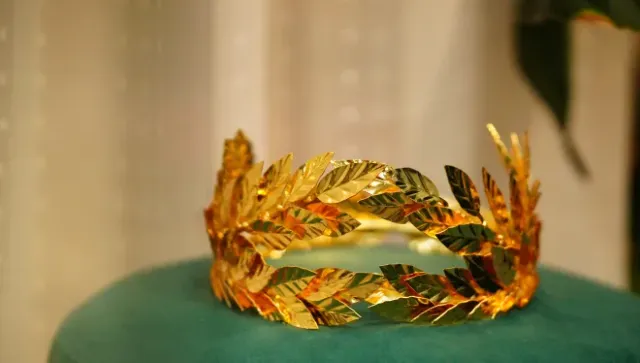 Revealing the Special Laurel Wreath for the Road to Olympia Mount 2024 Grand Final - Ảnh 4.