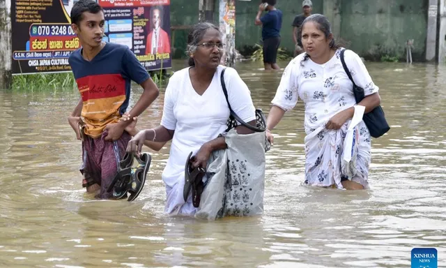 Sri Lanka: Lũ lụt nghiêm trọng khiến hơn 100.000 người rời bỏ nhà cửa - Ảnh 1.