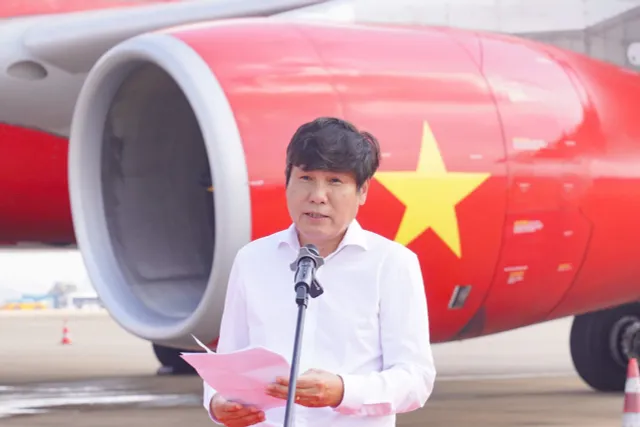 Vietjet tiên phong khai thác chuyến bay đầu tiên sử dụng nhiên liệu hàng không bền vững SAF do Petrolimex Aviation cung cấp, giảm thải 80% carbon - Ảnh 1.