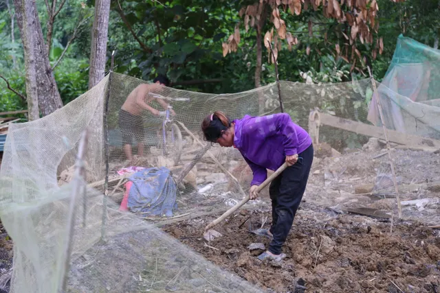 Sống sau lũ: Chung tay góp sức giúp bà con vùng lũ vượt qua khó khăn - Ảnh 8.