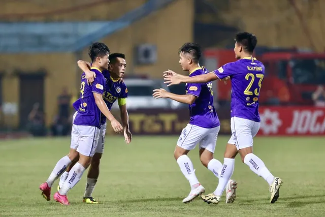 Đấu bù vòng 4 V.League 2024/25: Tâm điểm trên sân Hàng Đẫy - Ảnh 2.