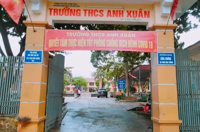 Xác định 2 nam sinh đe dọa, ép bạn ăn đất, nuốt khói thuốc - Ảnh 1.