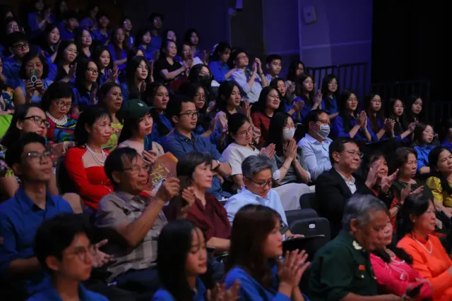 Premiere of a documentary with rare gootage of Doctor Tran Duy Hung - Ảnh 2.