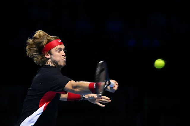 Andrey Rublev dừng bước tại tứ kết giải Basel mở rộng 2024   - Ảnh 1.