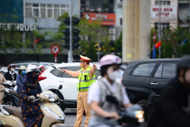 Hà Nội những ngày đầu đón gió lạnh về - Ảnh 11.