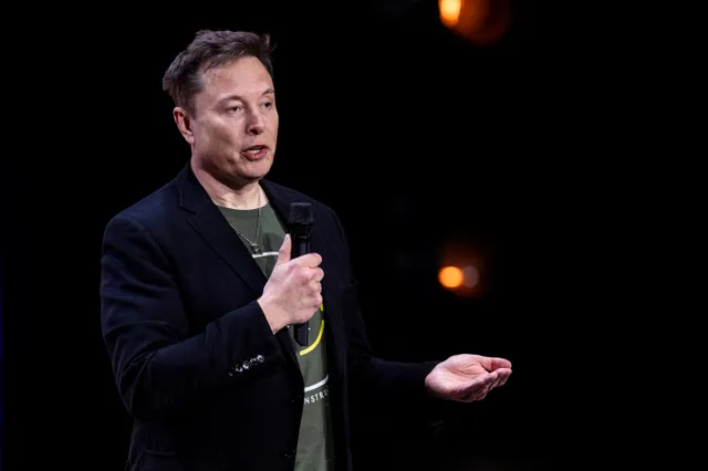 Tỷ phú Elon Musk bị kiện vì khoản thưởng triệu đô cho cử tri - Ảnh 1.