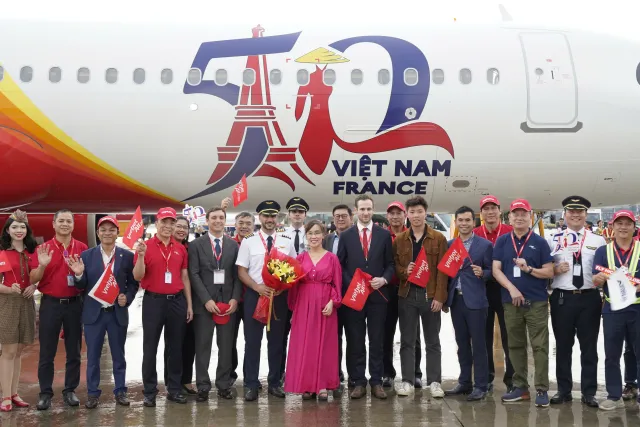 Kết thúc 9 tháng năm 2024, Vietjet đạt doanh thu 51.769 tỷ đồng, tiếp tục nhận tàu bay mới - Ảnh 1.