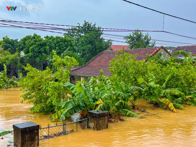 Mưa lũ tại Quảng Bình khiến 12 người chết, thiệt hại 500 tỷ đồng - Ảnh 1.