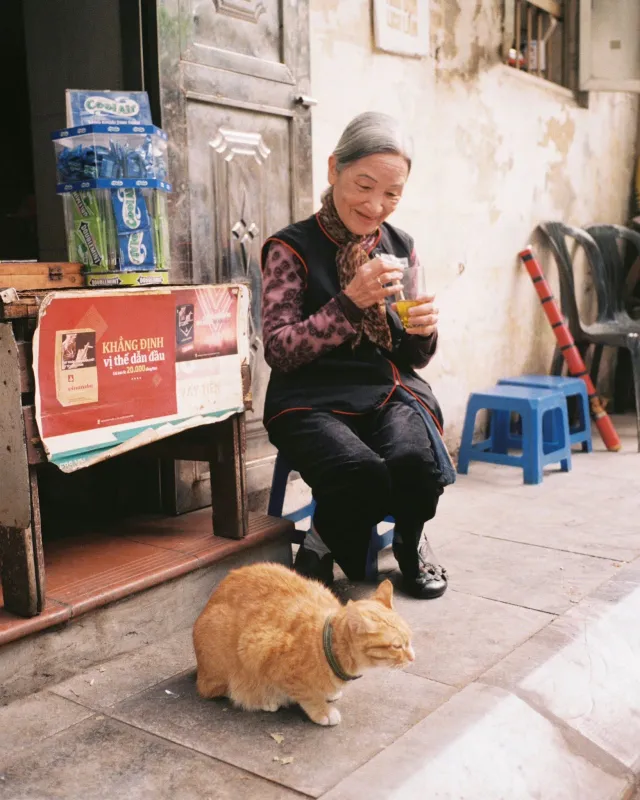 Ngồi vỉa hè nhâm nhi cốc trà nóng, đón mùa đông - Ảnh 3.