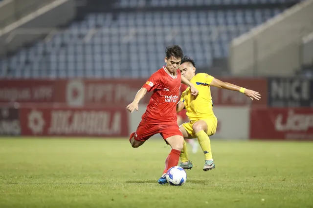 Vòng 6 V.League: CLB Quảng Nam chia điểm với Thể Công - Viettel - Ảnh 1.