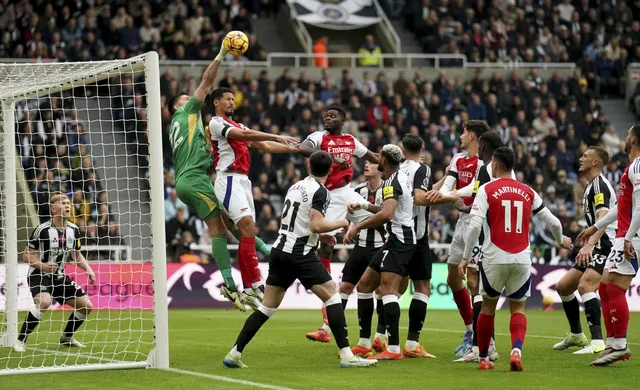 Arteta và Saliba thẳng thừng phê bình Arsenal sau trận thua đau đớn trước Newcastle! - Ảnh 1.