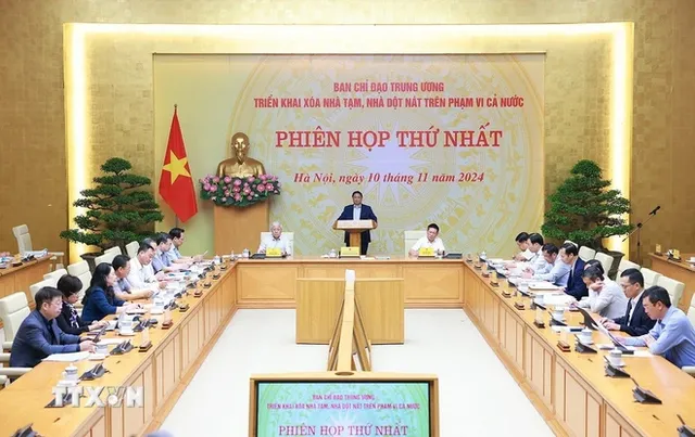 Thủ tướng Phạm Minh Chính: Tổ chức xóa nhà tạm, nhà dột nát trong cả nước như chiến dịch, ngày hội của toàn dân - Ảnh 2.