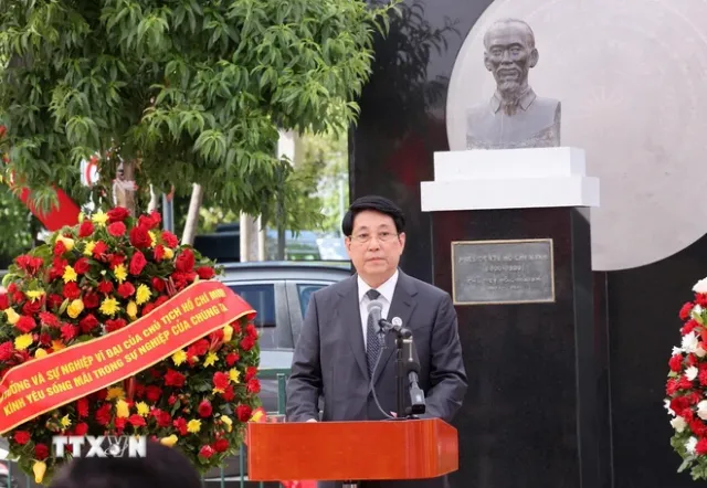 Chủ tịch nước Lương Cường đặt vòng hoa tưởng niệm Chủ tịch Hồ Chí Minh ở Chile - Ảnh 4.