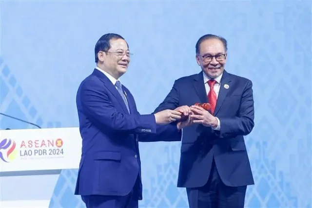 ASEAN Summits conclude with Malaysia taking helm for 2025 - Ảnh 1.