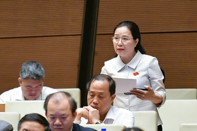 Bộ trưởng Bộ Y tế đề xuất cấm thuốc lá điện tử và thuốc lá nung nóng - Ảnh 3. Bộ trưởng Bộ Y tế đề xuất cấm thuốc lá điện tử và thuốc lá nung nóng - Ảnh 3.