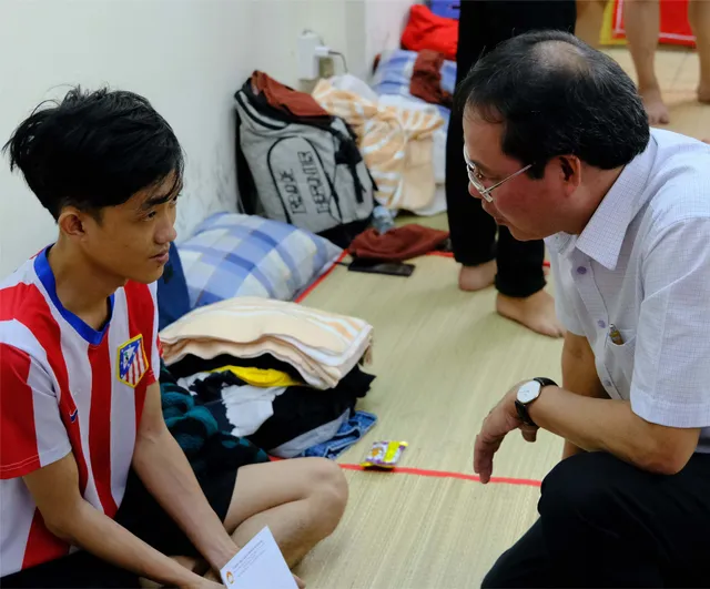 TP Hồ Chí Minh: Hỗ trợ người dân sau vụ cháy nhà ở quận 10 - Ảnh 1. TP Hồ Chí Minh: Hỗ trợ người dân sau vụ cháy nhà ở quận 10 - Ảnh 1.