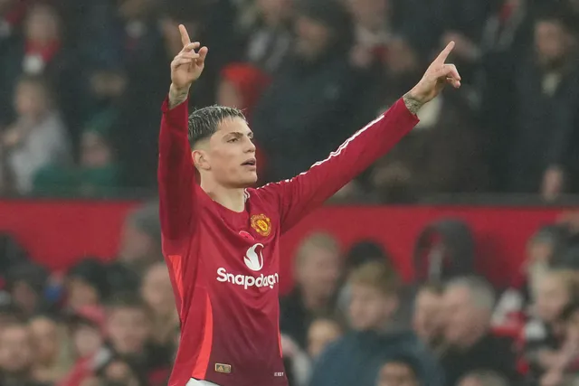 Man Utd thắng đậm Leicester City trong ngày chia tay Ruud van Nistelrooy   - Ảnh 2.