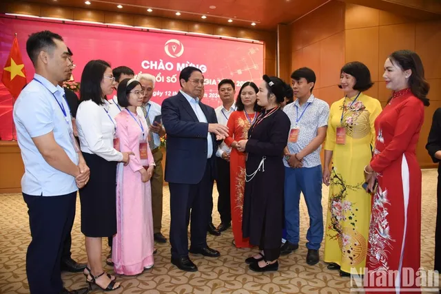 PM urges implementation of 3 digital strategic breakthroughs - Ảnh 1.