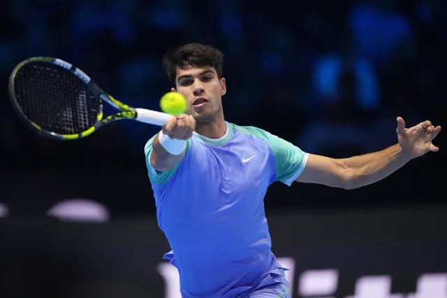 ATP Finals: Carlos Alcaraz lần đầu thất bại trước Casper Ruud - Ảnh 2.