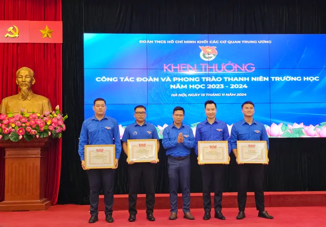 Vinh danh các cá nhân, tập thể xuất sắc trong công tác Đoàn và phong trào thanh niên trường học - Ảnh 4.