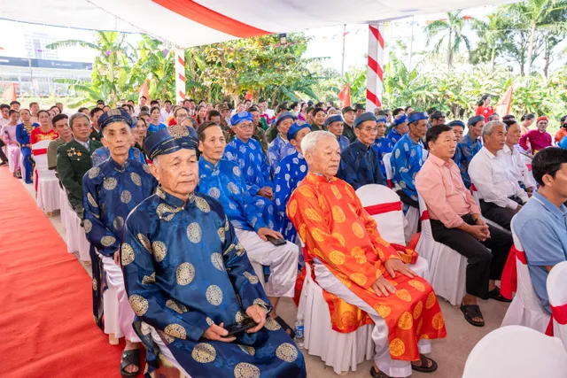 Bí thư Tỉnh ủy Quảng Bình dự Ngày hội Đại đoàn kết toàn dân tộc tại thành phố Đồng Hới - Ảnh 3.