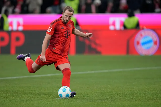 Harry Kane lập hat-trick, Bayern Munich thắng đậm trên sân nhà - Ảnh 1.