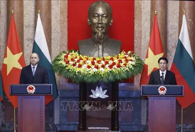 Vietnamese, Bulgarian Presidents hold press conference - Ảnh 1.