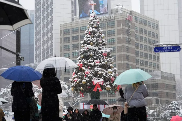 Nỗi lo mùa đông không lạnh tại xứ sở ông già Noel - Ảnh 1.