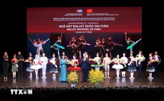 Tổng Bí thư Tô Lâm dự chương trình biểu diễn của Đoàn Nhà hát Ballet Quốc gia Cuba - Ảnh 1.