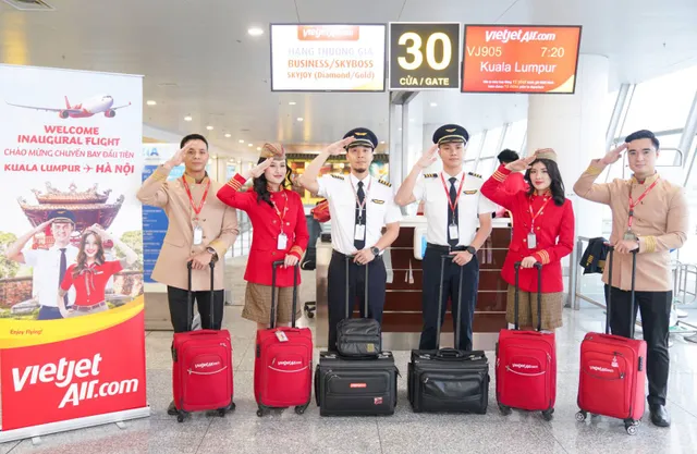 Vietjet chào mừng chuyến bay đầu tiên giữa Kuala Lumpur (Malaysia) và Hà Nội - Ảnh 1.