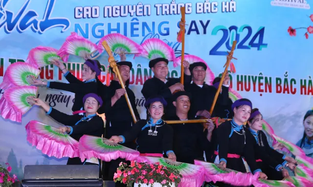 Khai mạc Festival Cao nguyên trắng Bắc Hà - Ảnh 1.