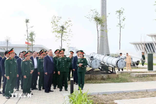 Tổng Bí thư Tô Lâm thăm và làm việc tại Bảo tàng Lịch sử Quân sự Việt Nam - Ảnh 1.