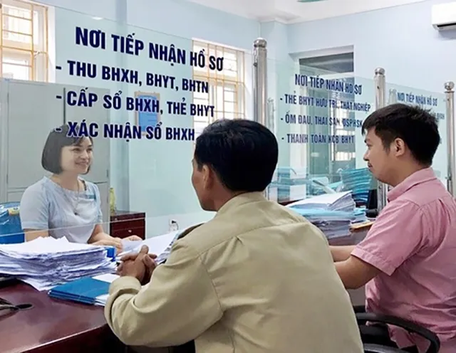 Mức đóng, thời hạn đóng bảo hiểm xã hội bắt buộc - Ảnh 1.