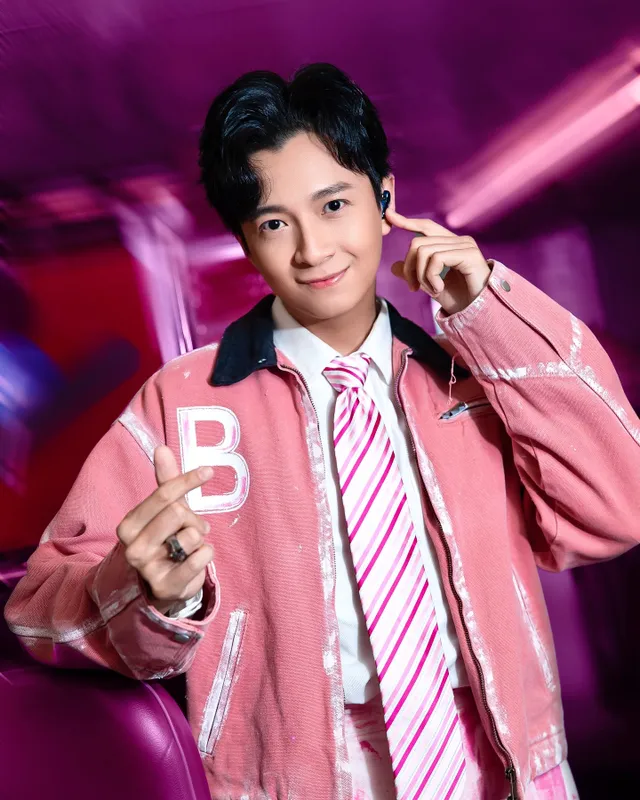 Đan Trường là khách mời trình diễn tại concert 2 Anh trai vượt ngàn chông gai - Ảnh 3. Đan Trường là khách mời trình diễn tại concert 2 Anh trai vượt ngàn chông gai - Ảnh 3.