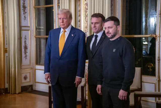 Kết quả hội đàm ba bên giữa Tổng thống Zelensky, Tổng thống Macron và ông Trump - Ảnh 2.