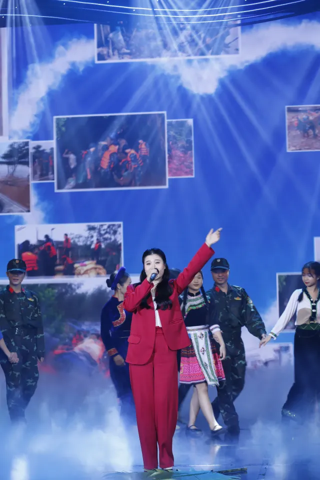 Winners of the 6th Press Moment Photography Contest honored - Ảnh 2.