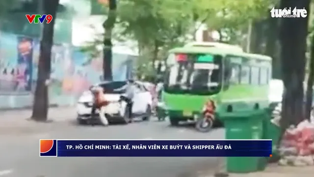 Tài xế, nhân viên xe buýt và shipper ẩu đả ở trung tâm Thành phố Hồ Chí Minh