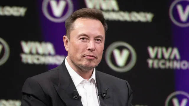 Elon Musk trở thành người đầu tiên có tài sản vượt 400 tỷ USD